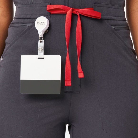 FIGS- Rafaela Cargo ScrubJumpsuit in charcoal - Picture 5 of 9